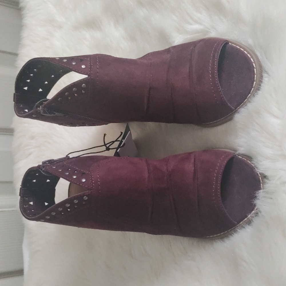 Sonoma booties 61/2 NWT